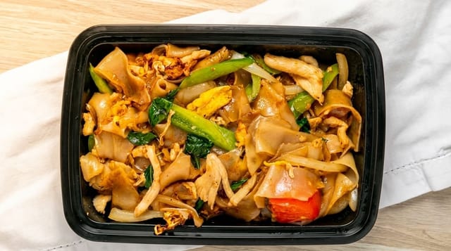 Pad Kee Mao (Drunken Noodle).