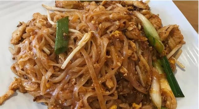 Lunch Pad Thai.